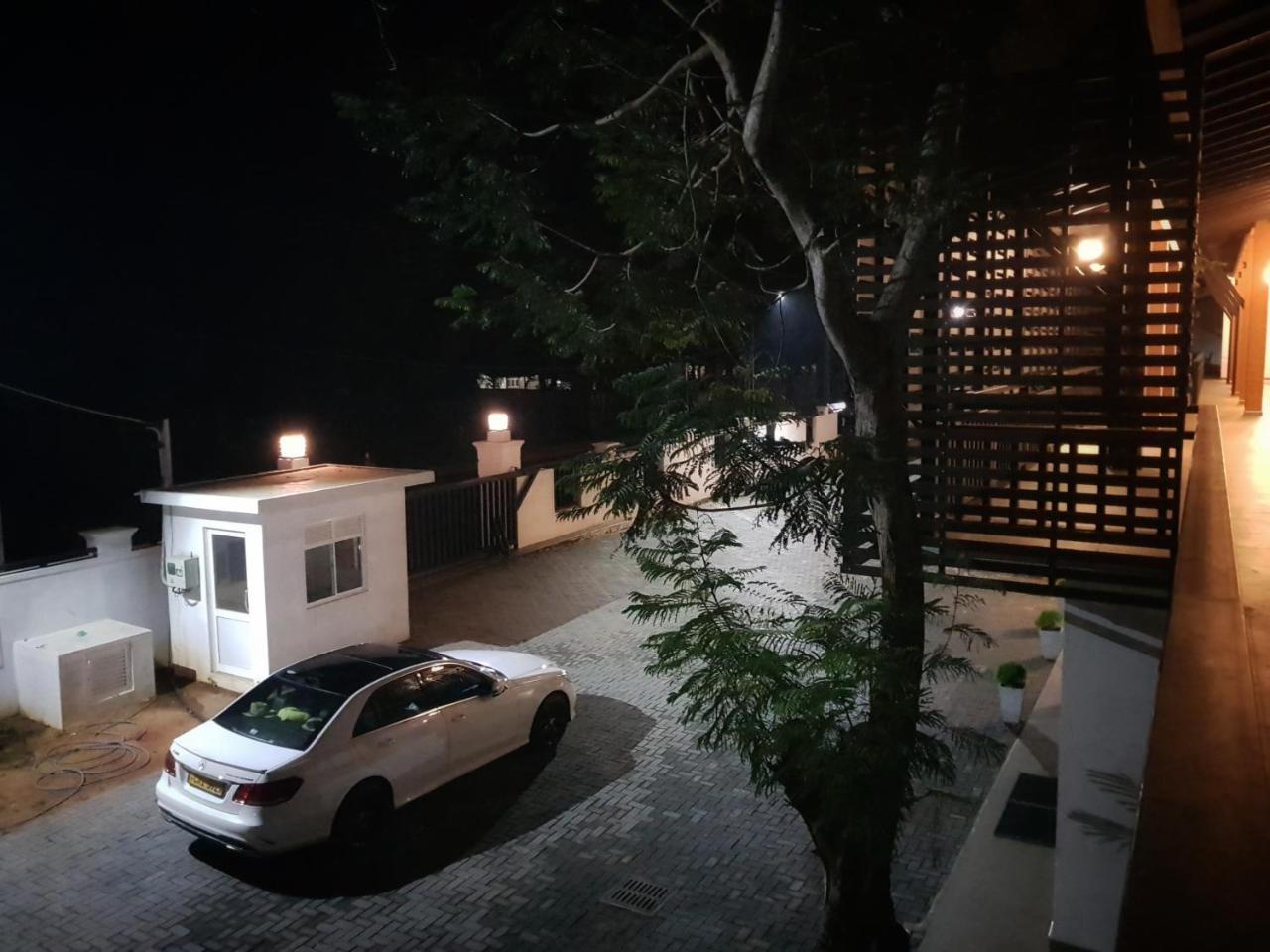 Livinya Holiday Resort Катарагама Экстерьер фото