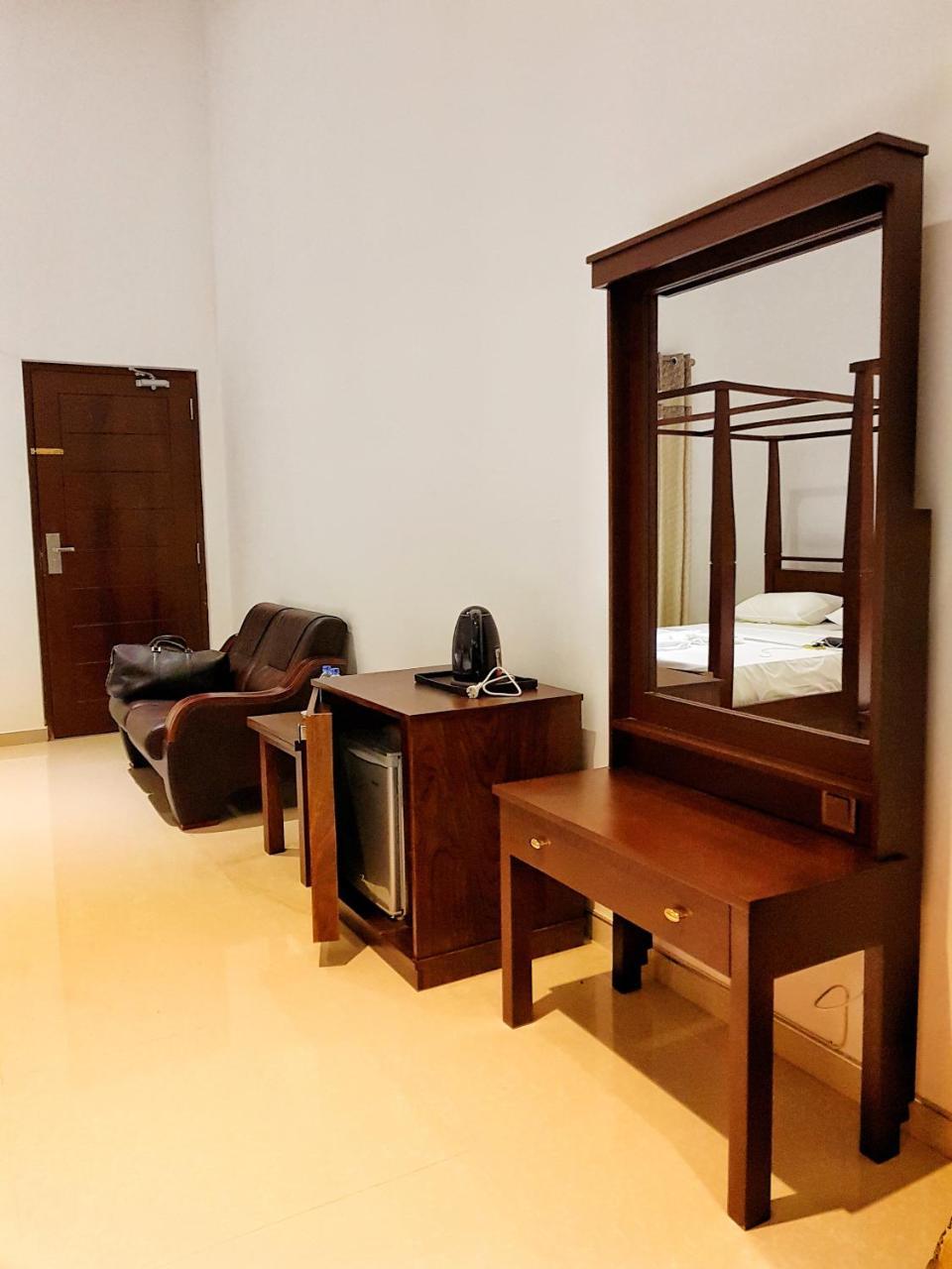 Livinya Holiday Resort Катарагама Экстерьер фото