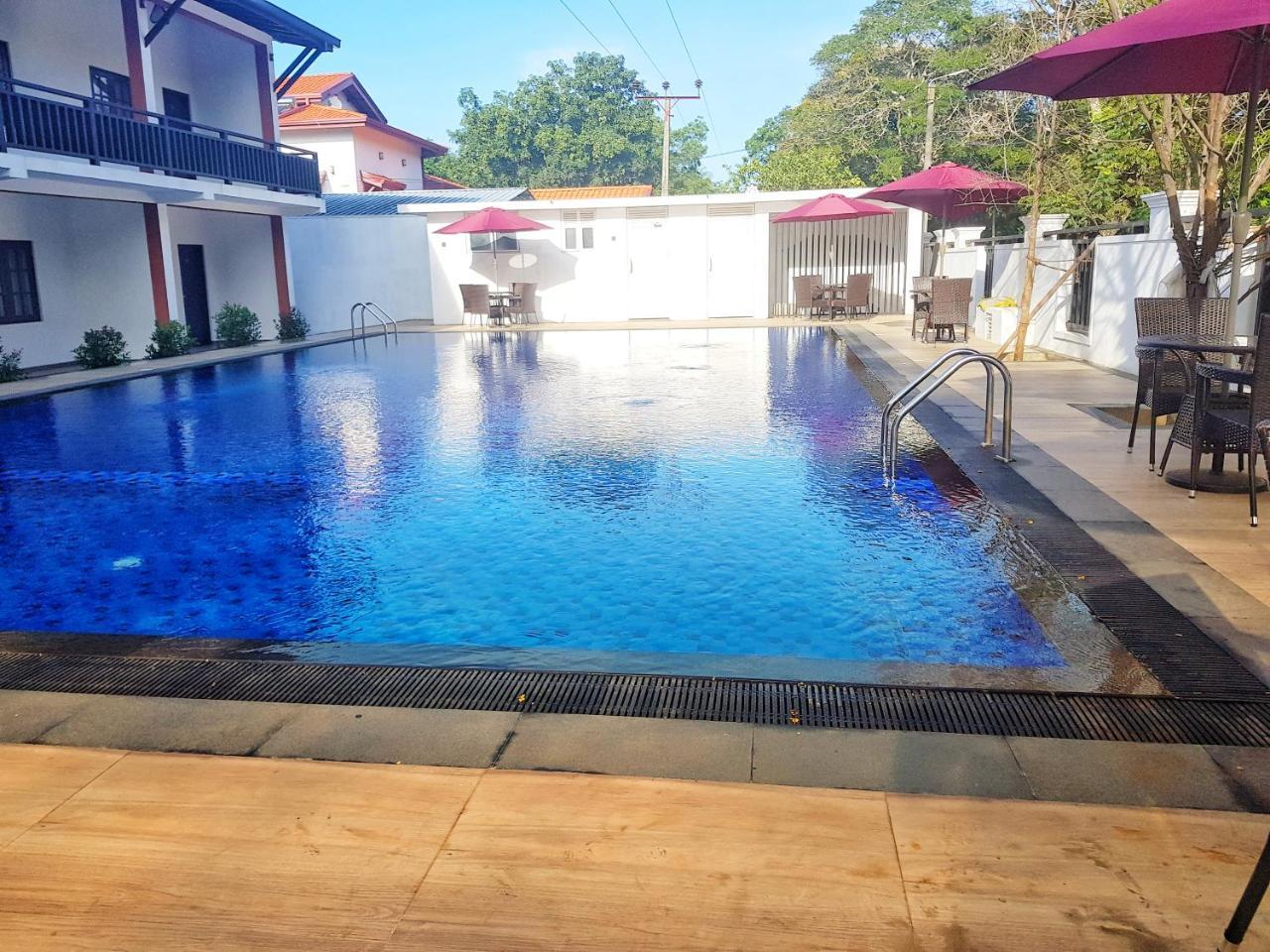 Livinya Holiday Resort Катарагама Экстерьер фото