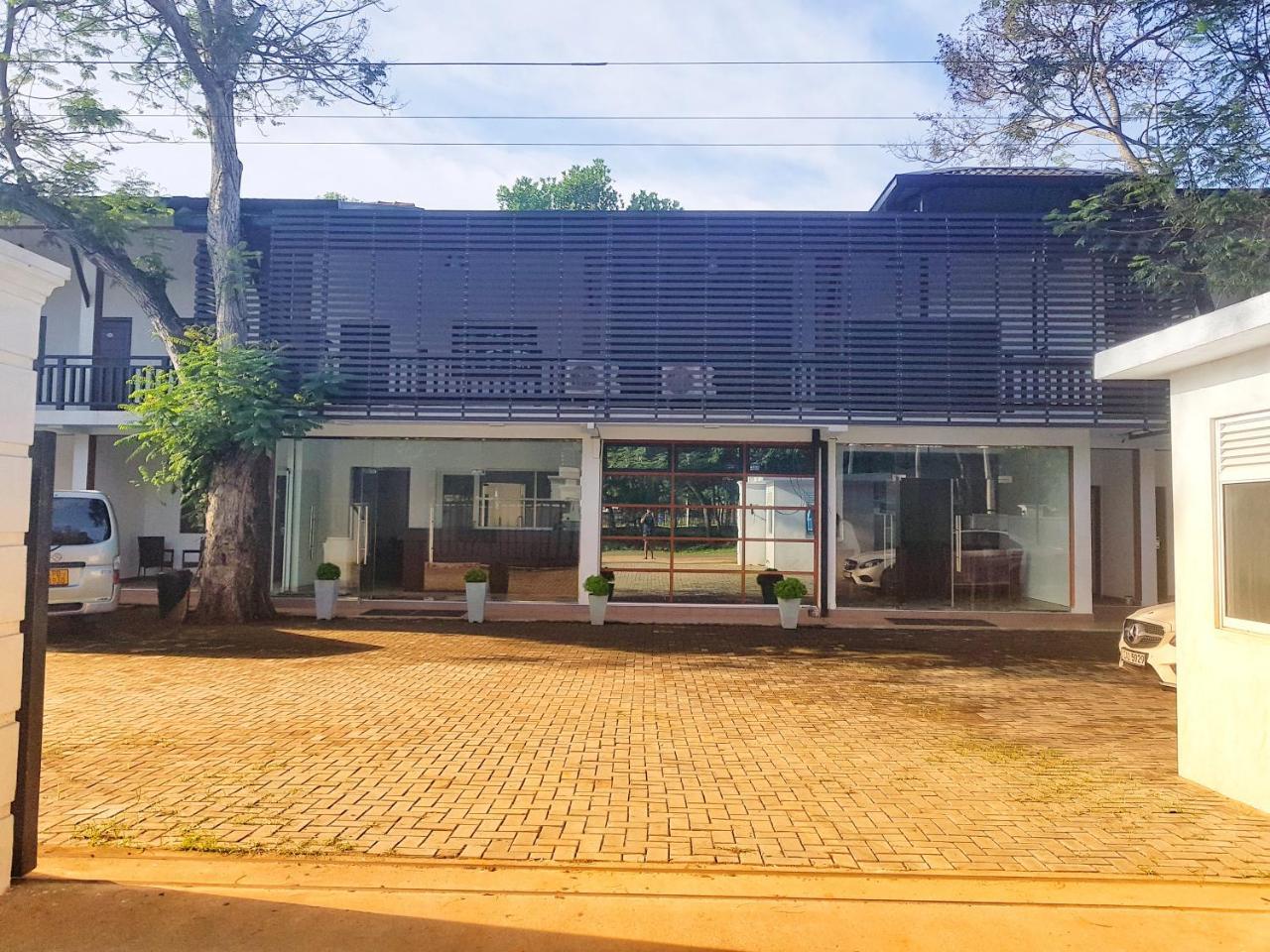 Livinya Holiday Resort Катарагама Экстерьер фото