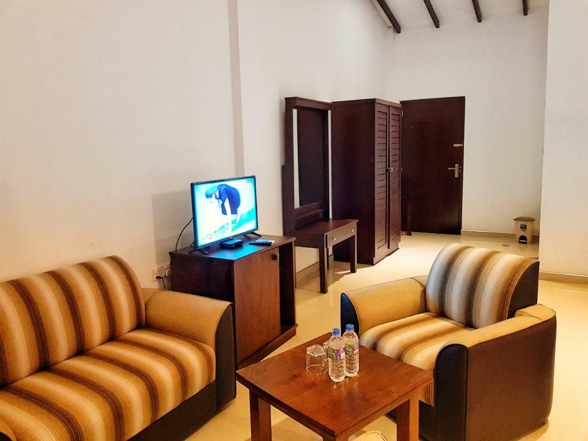 Livinya Holiday Resort Катарагама Экстерьер фото